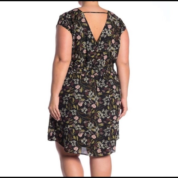 DR2 Black Floral Faux Wrap V-neck Mini Dress Sz 2X - Picture 2 of 12
